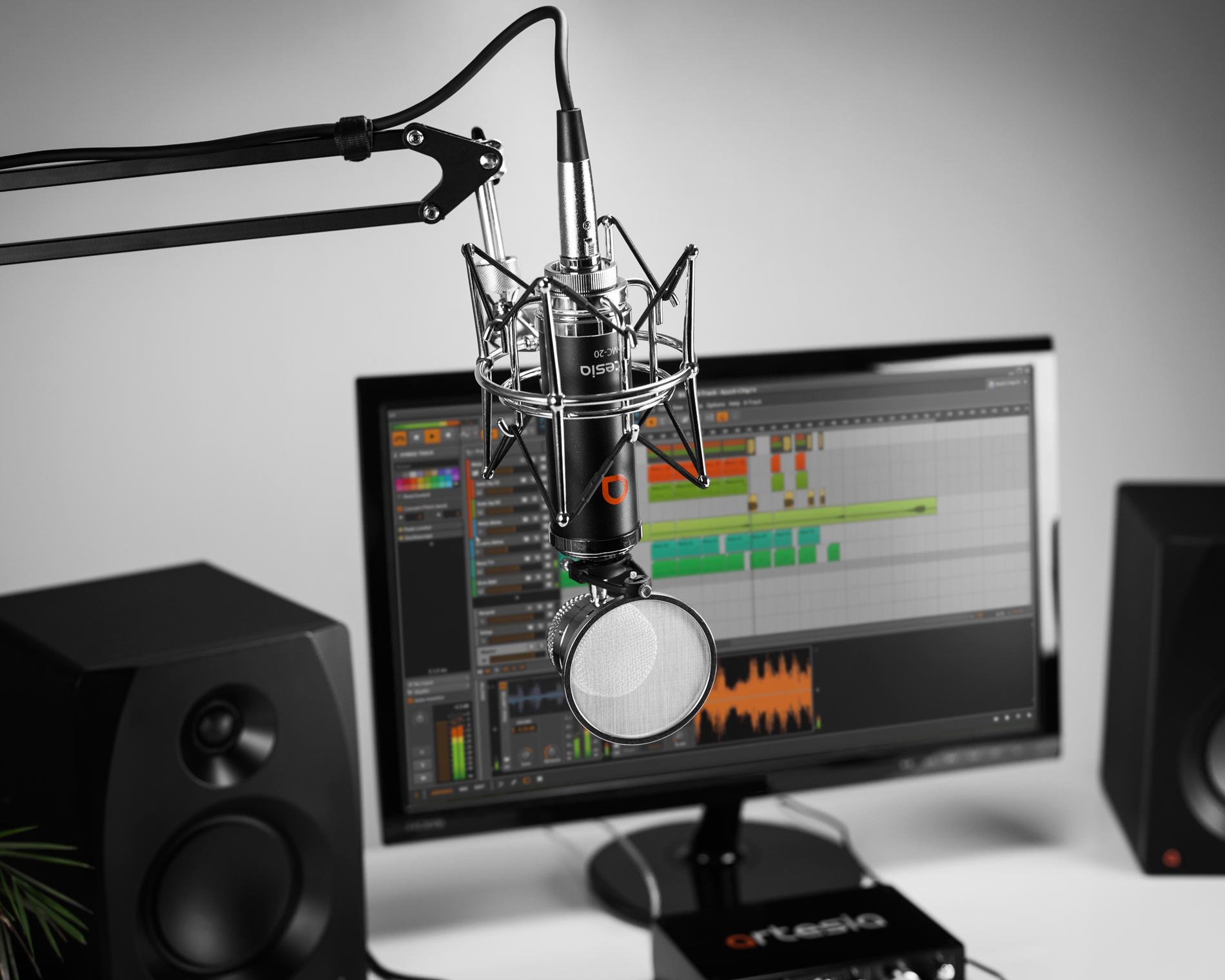 Artesia AMC-20 Condenser Microphone