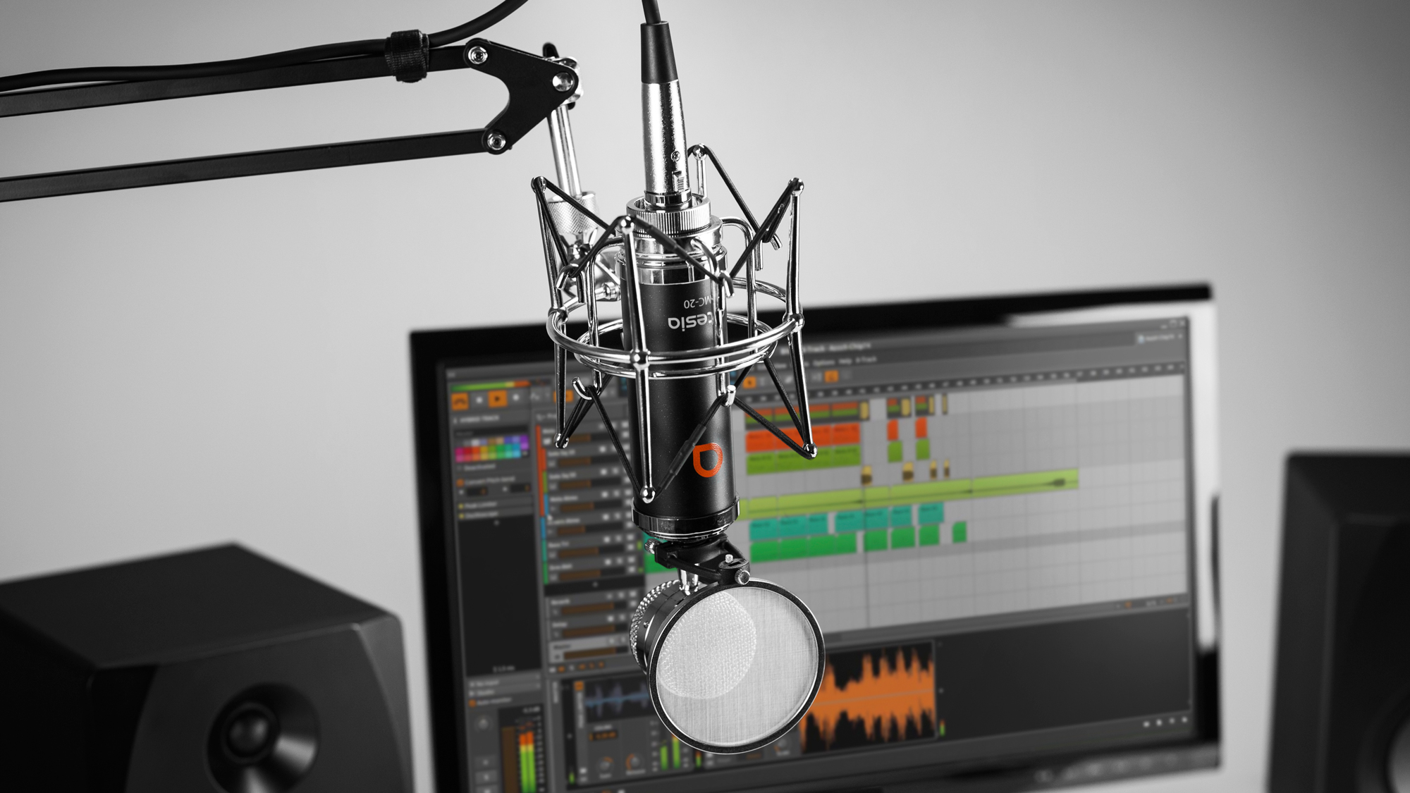 Artesia AMC-20 Condenser Microphone
