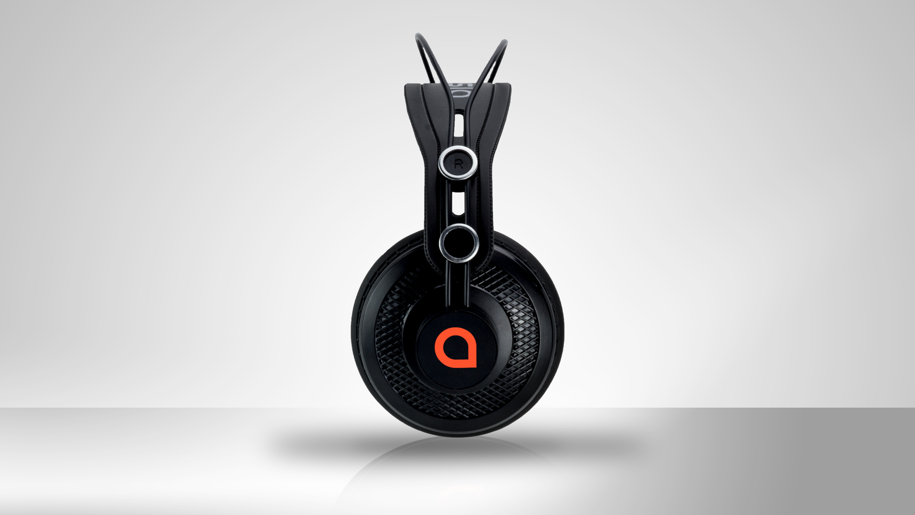 Artesia AMH-11 Studio Headphones